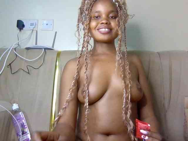 lovelybustybunny webcam