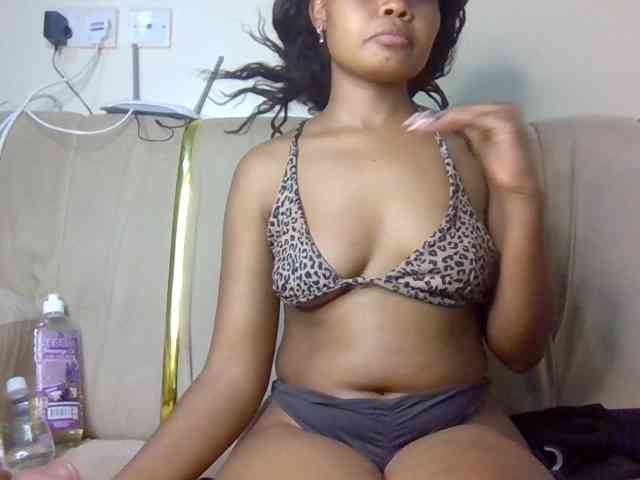 lovelybustybunny webcam