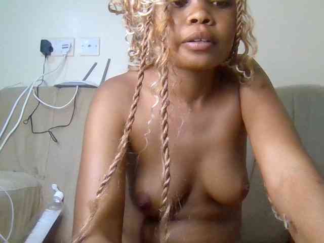 lovelybustybunny webcam