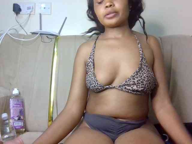 lovelybustybunny webcam