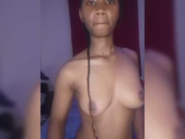 Tanuh live cam on BongaCams
