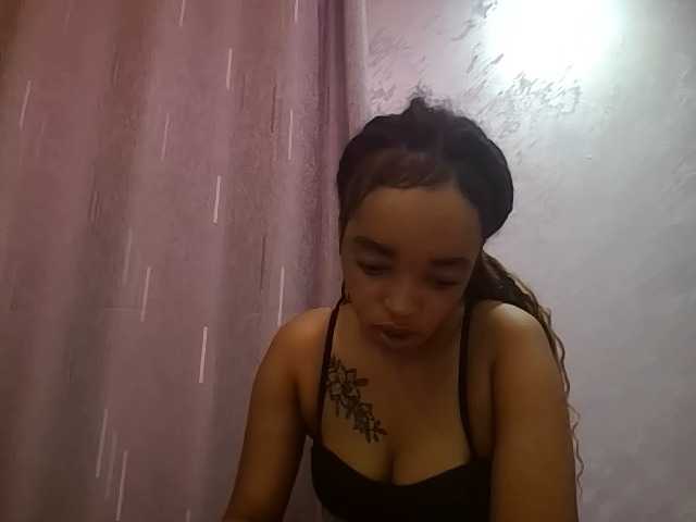 Jean022, live now on BongaCams