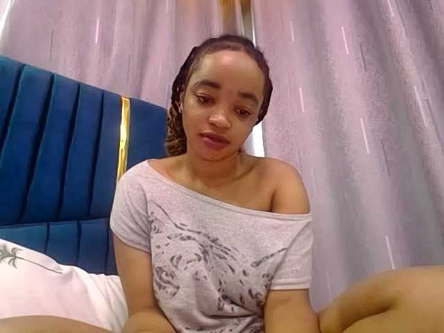 Jean022 live cam on BongaCams