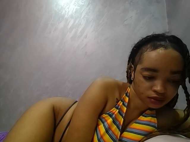 Jean022 — live female cam