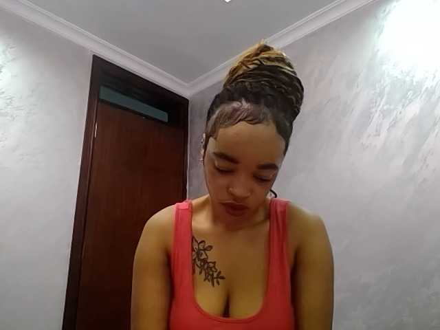 Jean022 live cam on BongaCams