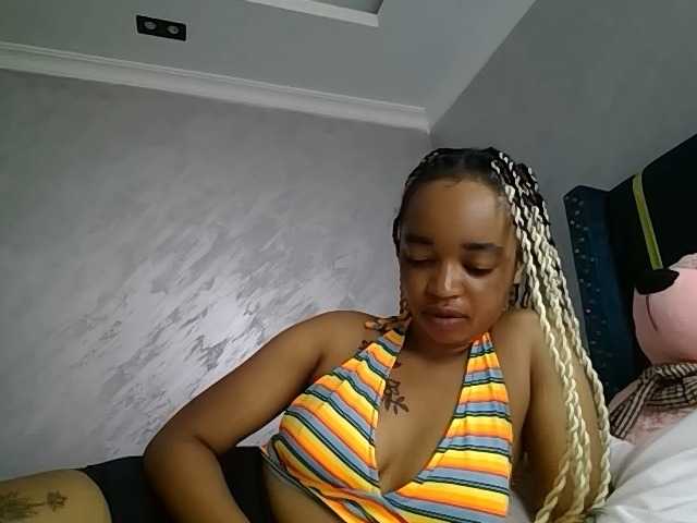 Jean022 live cam on BongaCams
