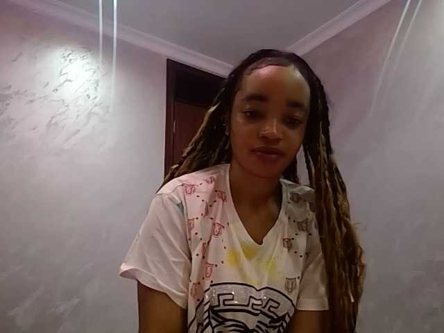 Jean022 live cam on BongaCams