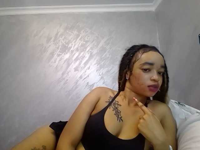 Jean022, live now on BongaCams