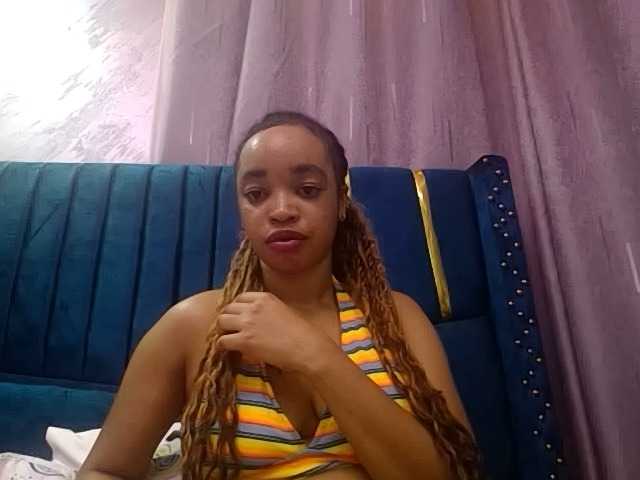 Jean022 live cam on BongaCams