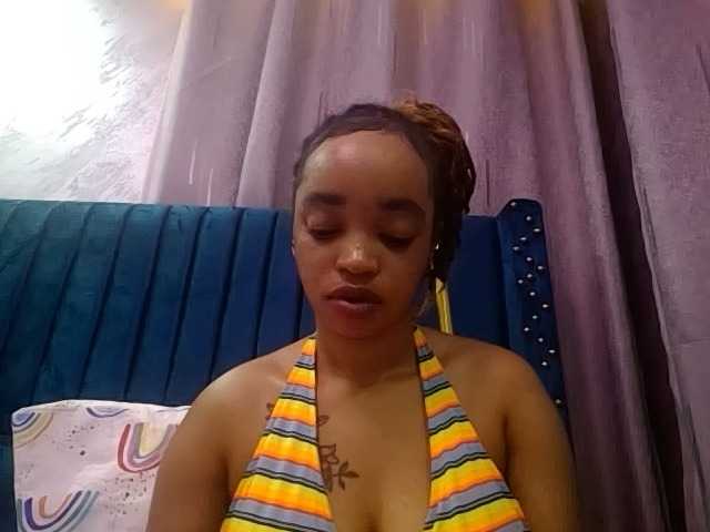 Jean022 live cam on BongaCams