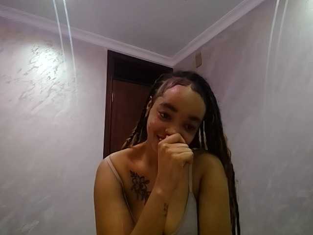 Jean022 live cam on BongaCams