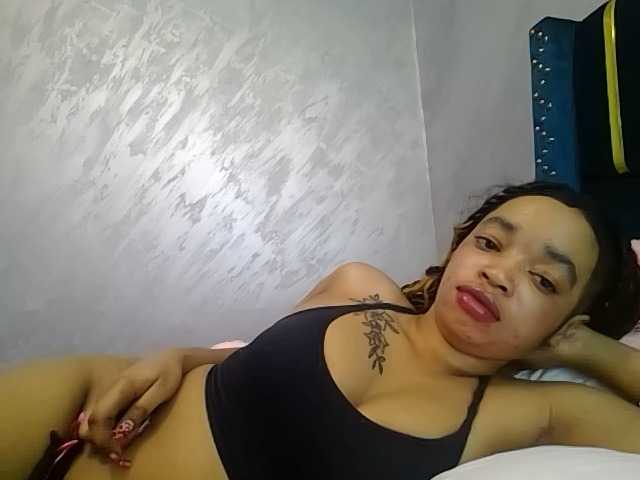 Jean022, live now on BongaCams