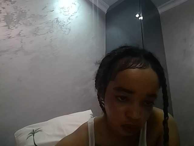 Jean022 live cam on BongaCams
