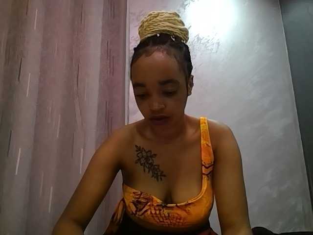 Jean022 live cam on BongaCams