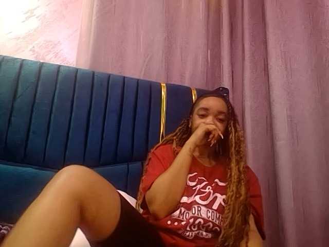 Jean022 live cam on BongaCams