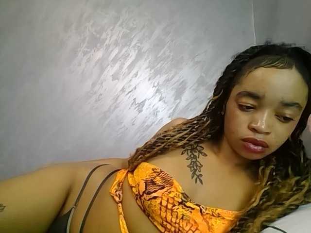 Jean022 live cam on BongaCams