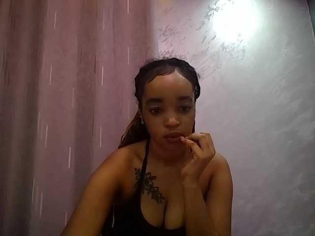 Jean022 live cam on BongaCams