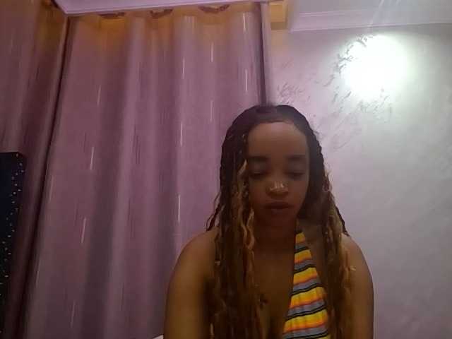 Jean022 live cam on BongaCams
