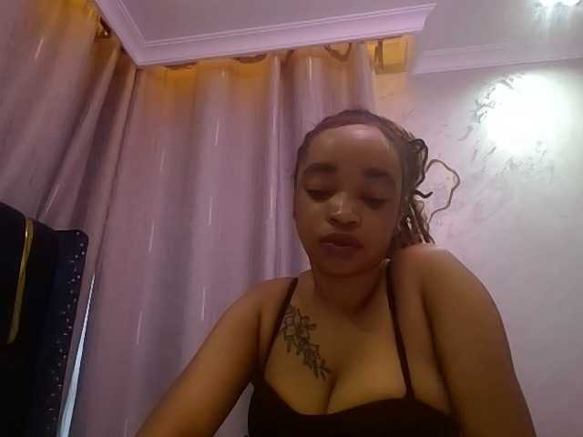 Jean022 live cam on BongaCams