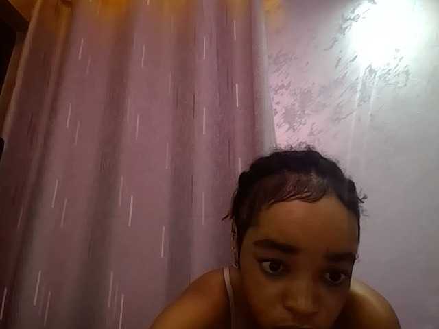 Jean022 live cam on BongaCams