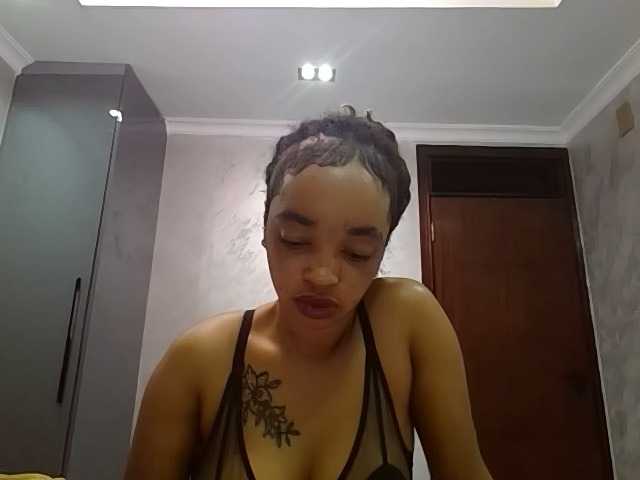 Jean022 live cam on BongaCams