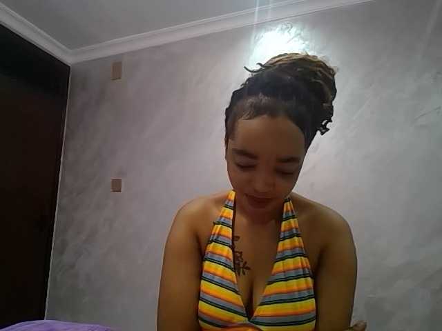 Jean022 — live female cam