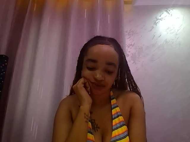 Jean022 live cam on BongaCams