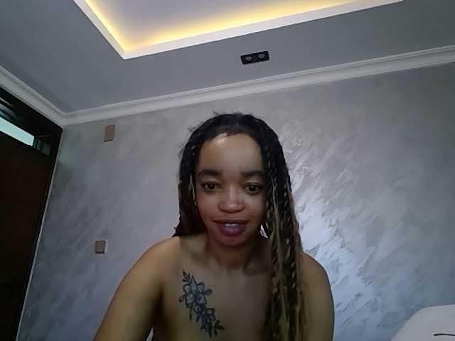 Jean022 live cam on BongaCams