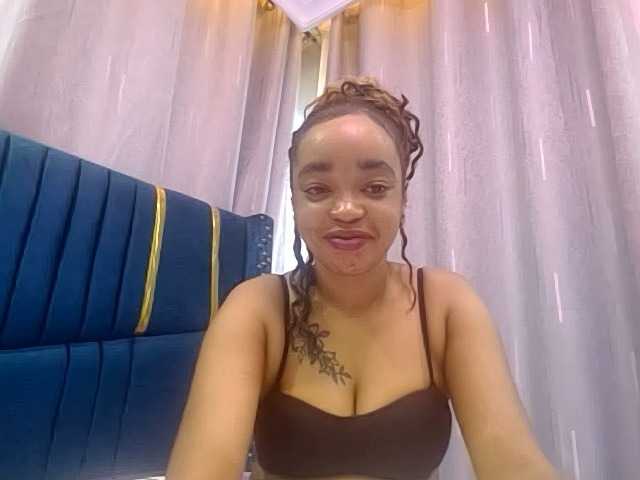 Jean022 live cam on BongaCams
