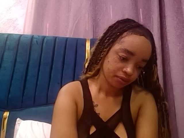 Jean022 live cam on BongaCams