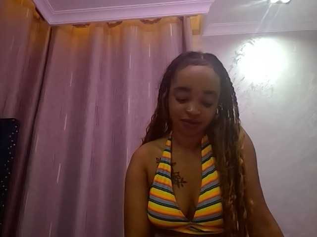 Jean022 live cam on BongaCams