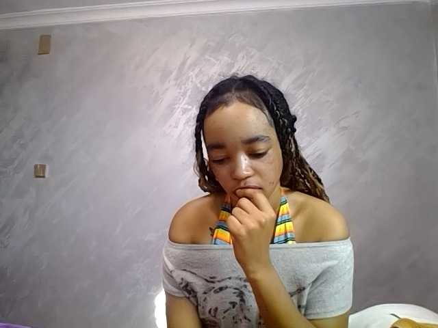 Jean022 — live female cam