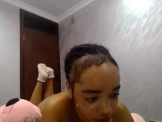 Jean022 live cam on BongaCams
