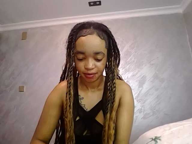 Jean022 live cam on BongaCams