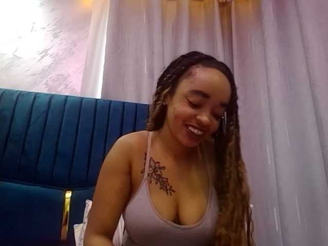 Jean022 live cam on BongaCams