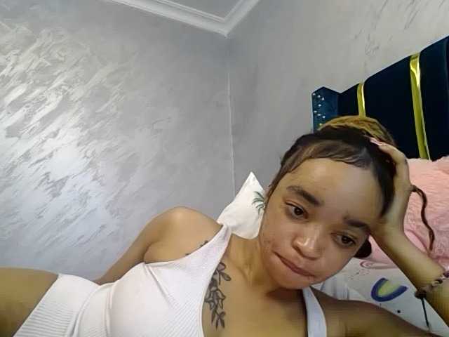 Jean022 live cam preview