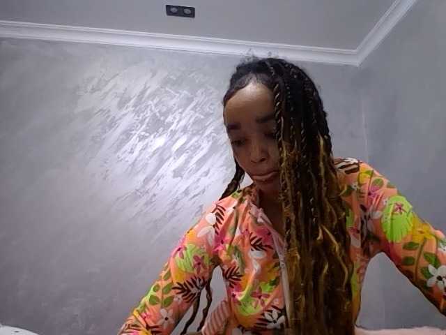 Jean022 live cam on BongaCams