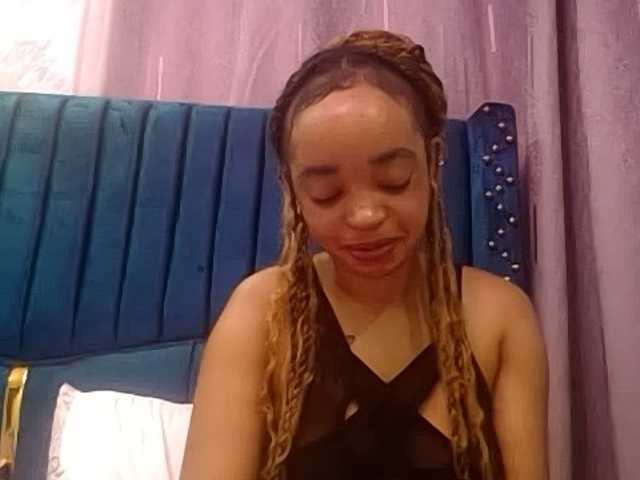 Jean022 live cam on BongaCams