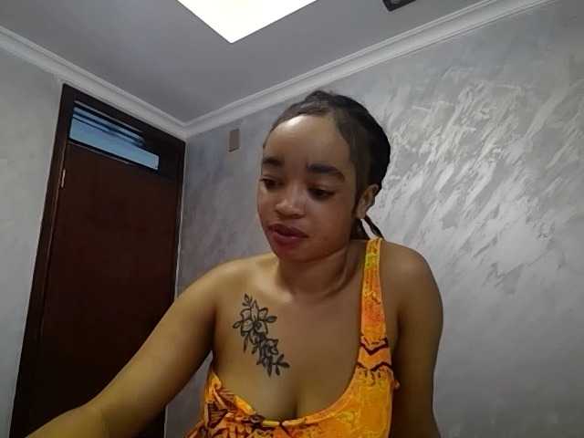 Jean022 live cam on BongaCams
