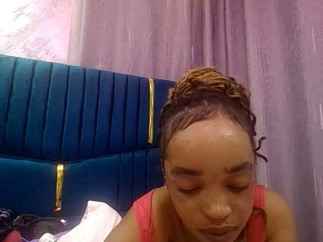 Jean022 live cam on BongaCams