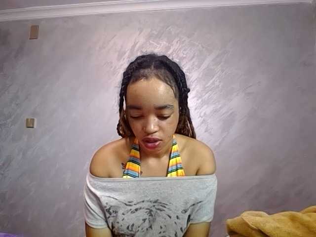 Jean022 — live female cam