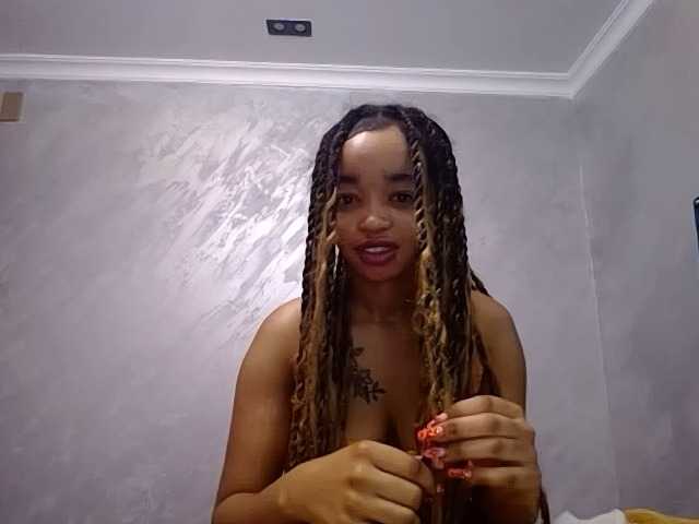Jean022 live cam on BongaCams