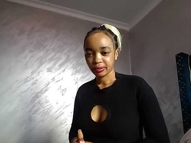 Jean022 live cam on BongaCams