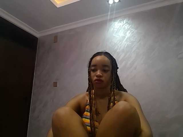 Jean022 live cam on BongaCams
