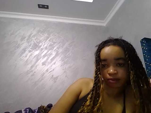 Jean022 live cam on BongaCams