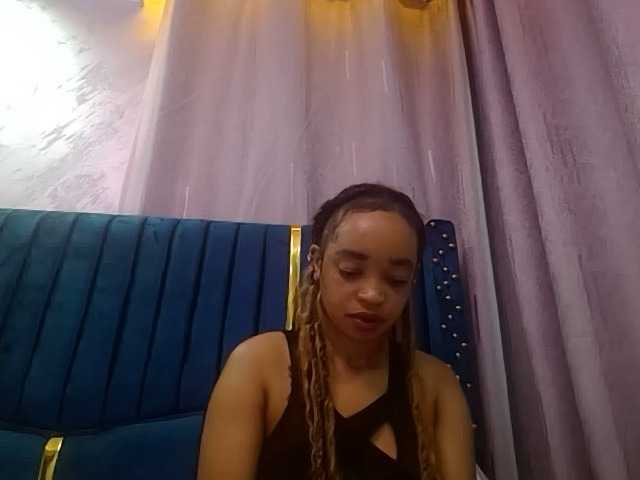 Jean022 live cam on BongaCams