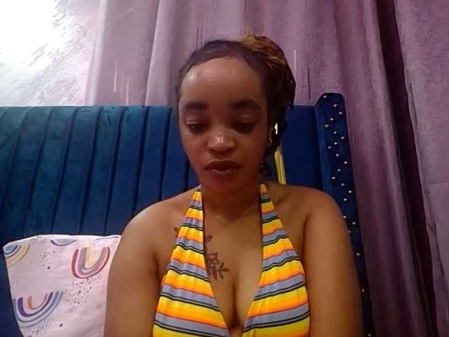 Jean022 live cam on BongaCams