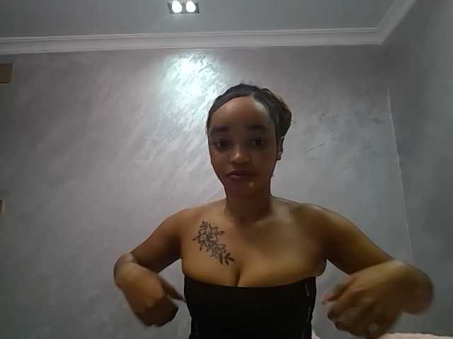 Jean022 live cam on BongaCams