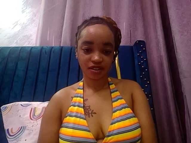 Jean022 live cam on BongaCams