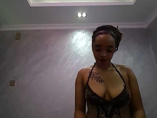 Jean022 live cam on BongaCams